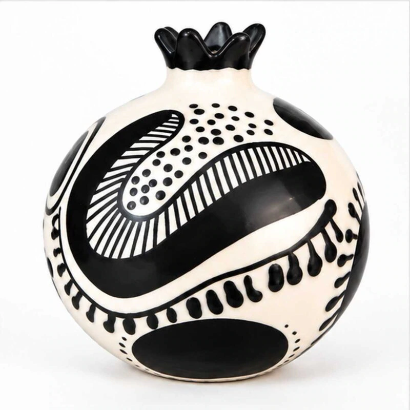 Grenade décorative noire et blanche